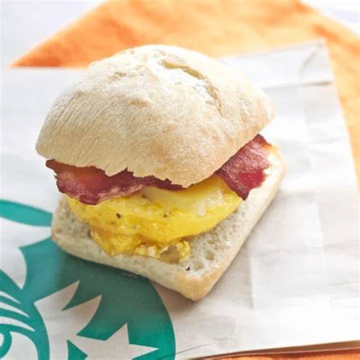 How many calories are in a Starbucks bacon Gouda?