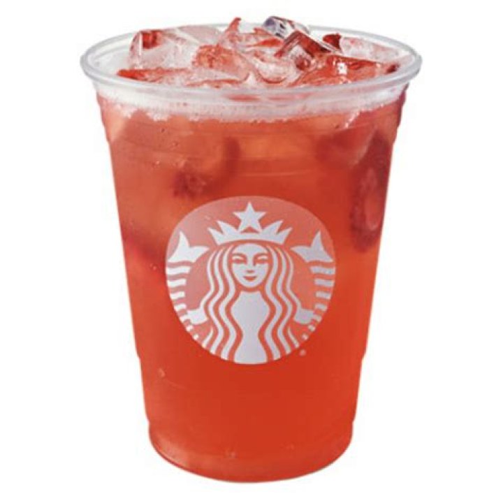 How many calories are in a Trenta strawberry acai lemonade from Starbucks?