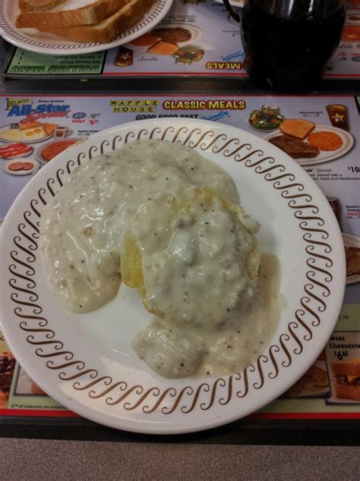 How many calories are in a Waffle House biscuit and gravy?