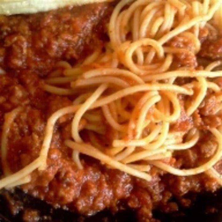 How many calories are in Fazoli’s spaghetti with meatballs?