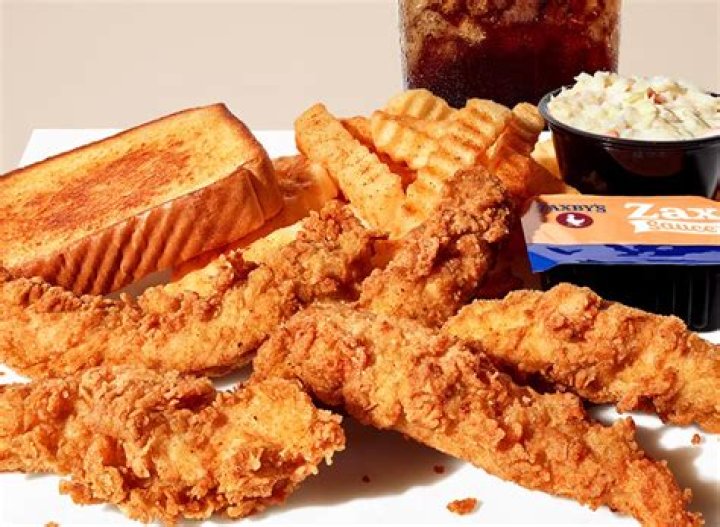 How many calories are in Zaxby’s chicken strips?