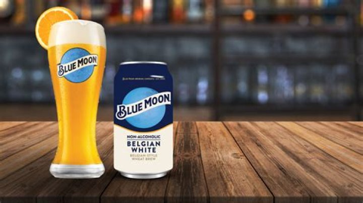 How many calories are is in a 12 oz bottle of Blue Moon beer?