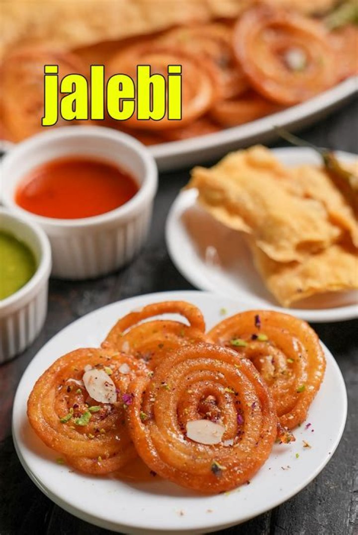 How many calories does 1 jalebi have?
