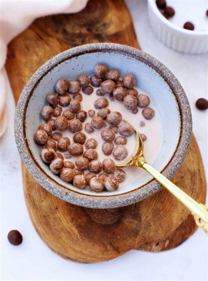 How many calories does a bowl of Coco Puffs have?
