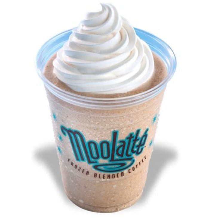 How many calories in a Dairy Queen vanilla MooLatte?