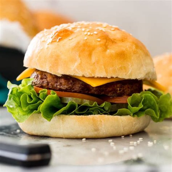 How many calories in a homemade burger with Bun?