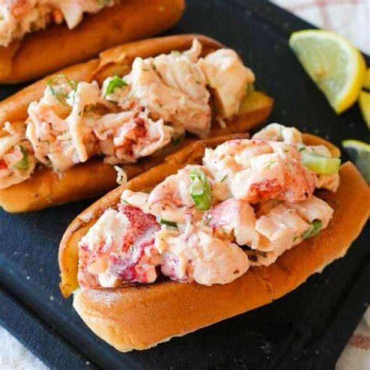 How many calories in a lobster roll without the roll?