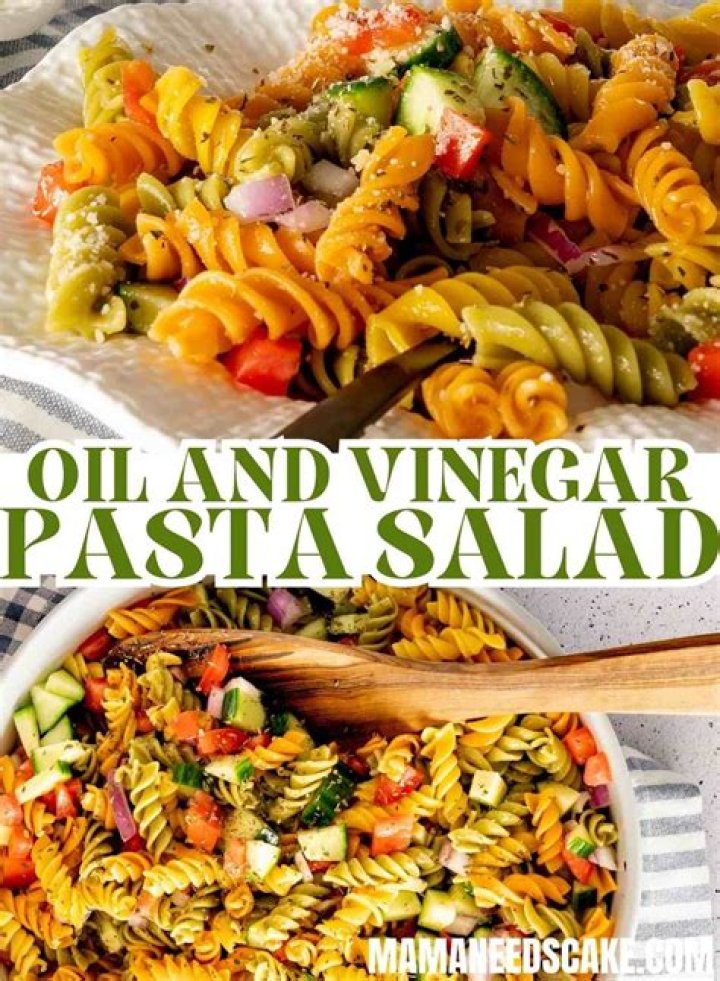 How many calories in a small salad with Oil and vinegar?