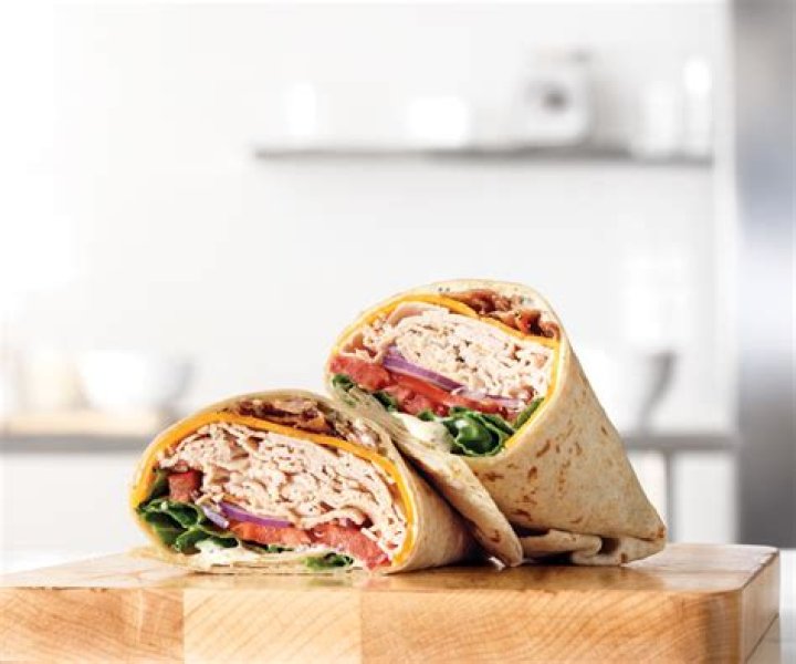 How many calories in a turkey bacon ranch wrap from Arby’s?