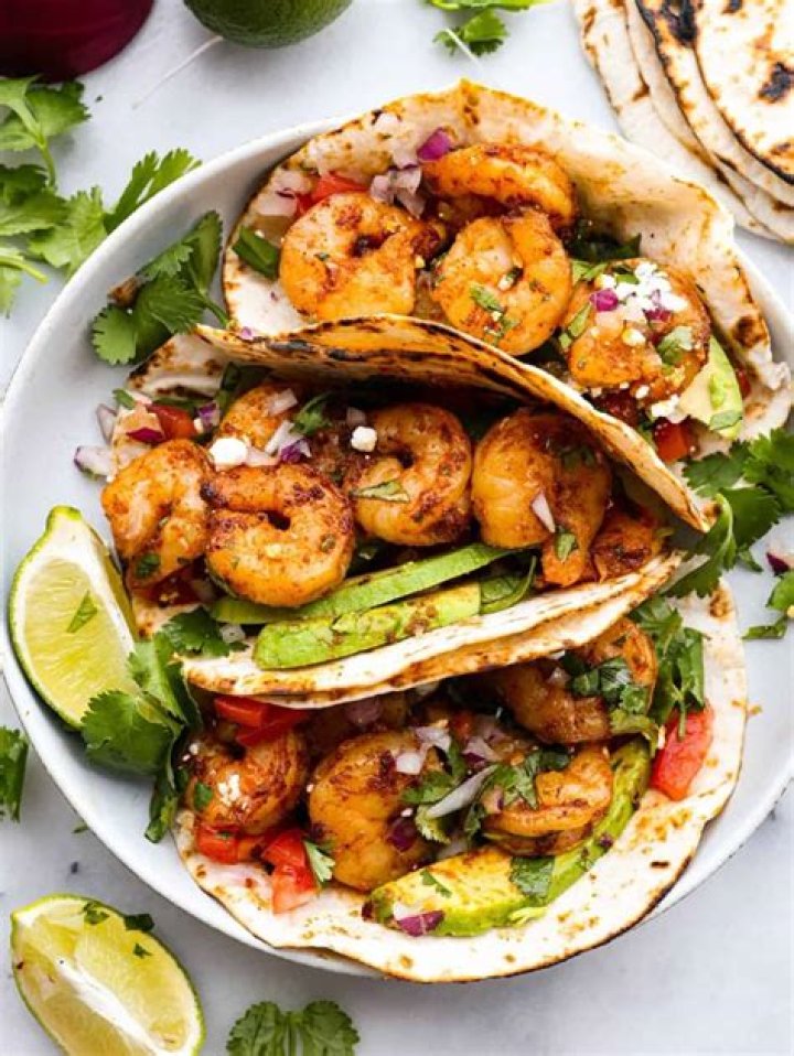 How many calories in shrimp tacos with corn tortillas?