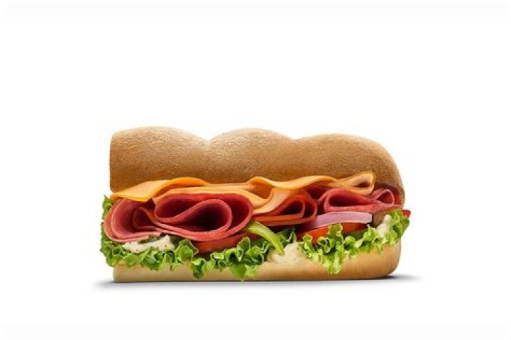 How many calories is a 6 inch Italian sub?