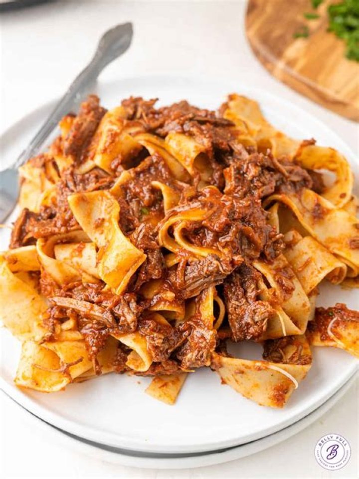 How many calories is beef ragu?