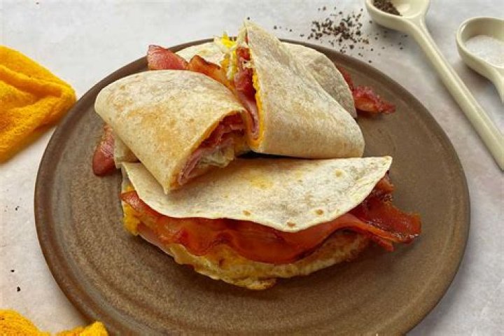 How many calories wake up wrap without cheese?