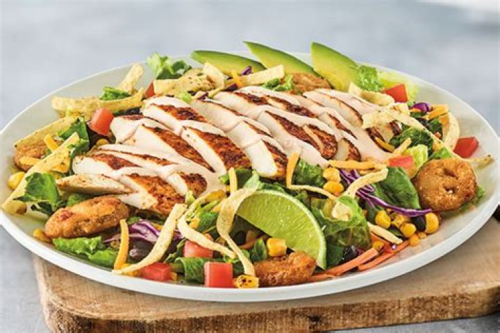 How many carbs are in a Red Robin Southwest salad?