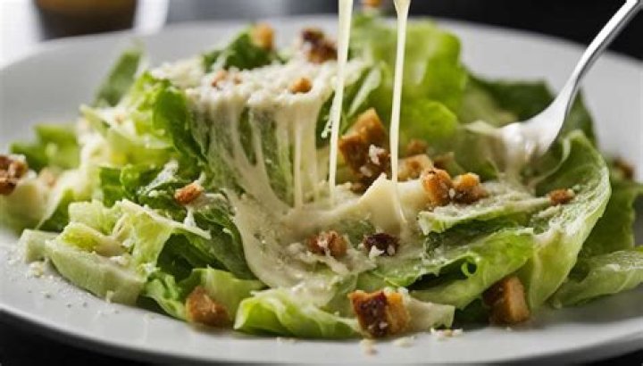How many carbs are in Caesar salad dressing?