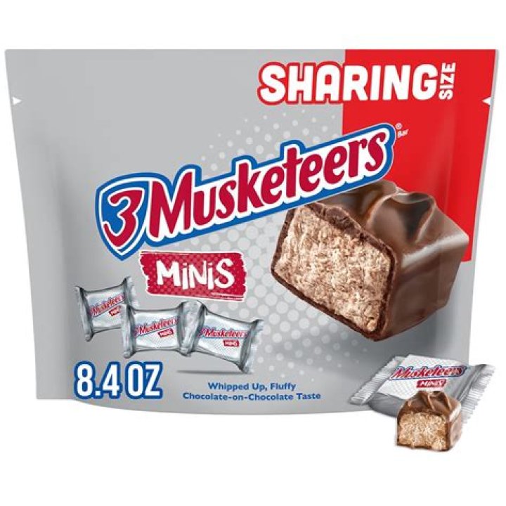 How many grams is 3 Musketeers mini?
