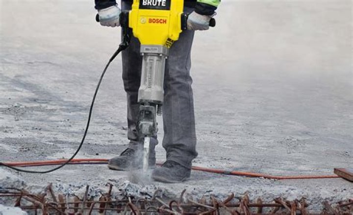 How many jackhammers are needed for an armored wall?