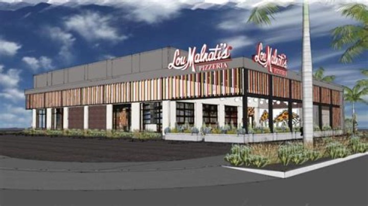How many Lou Malnati’s locations are there?