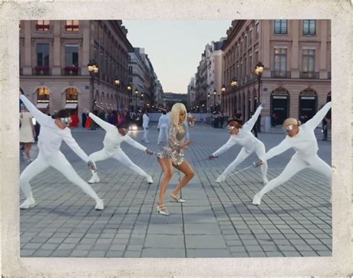 How many members are in the royal family dance crew?