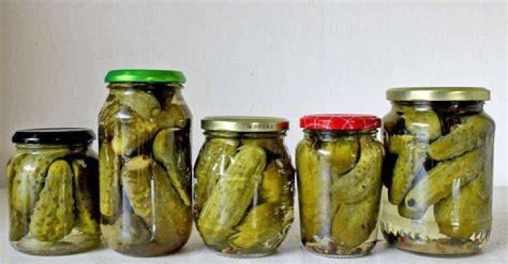 How many pickles are in a jar?