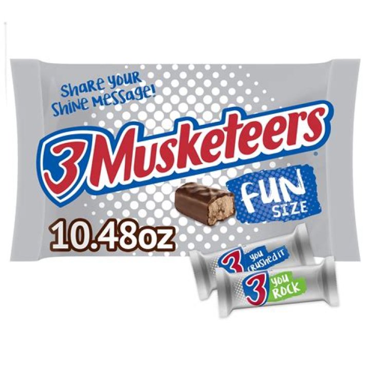 How many pieces are in a fun size 3 Musketeers?