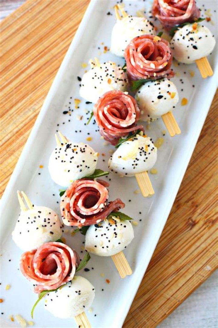 How many slices of salami is 2 ounces?
