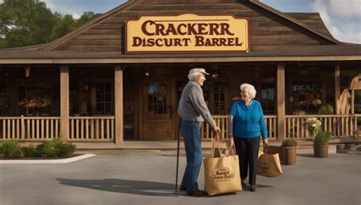 How much do hostesses make at Cracker Barrel?