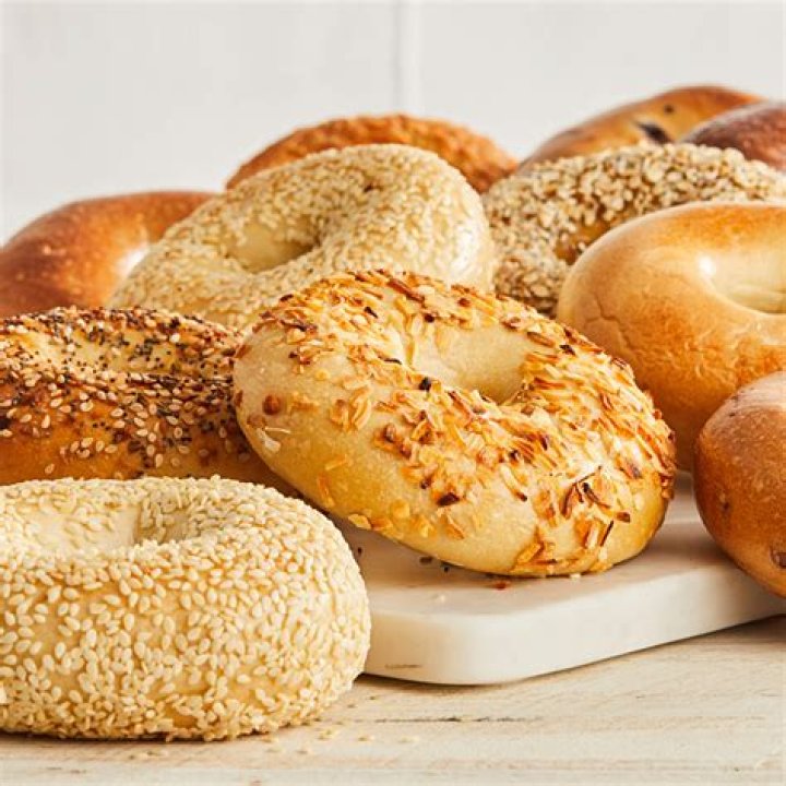 How much do you make at Bruegger’s Bagels?
