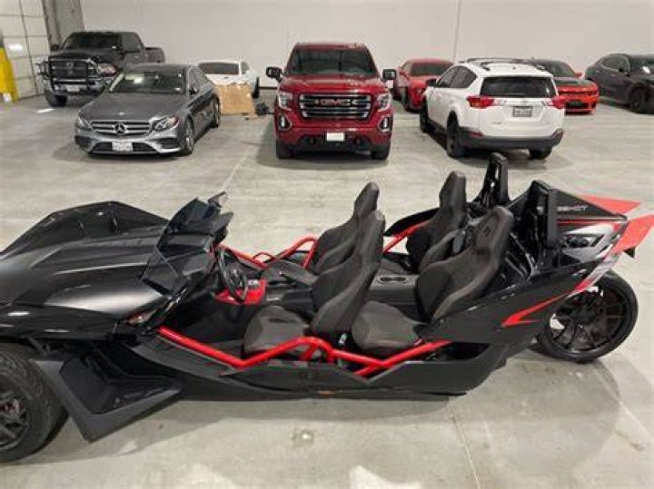 How much does a 4 seater slingshot cost?