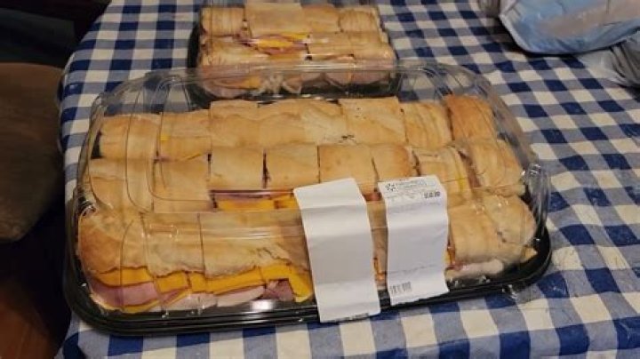 How much does a 6 foot sub cost?