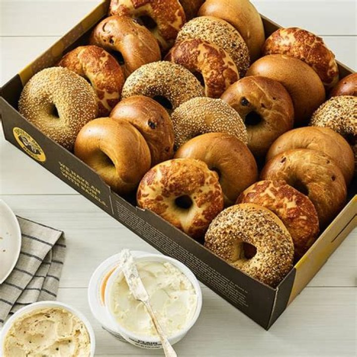 How much does a baker’s dozen of bagels cost at Einstein’s?