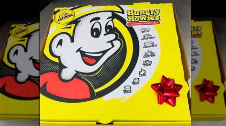 How much does a Hungry Howie’s manager make?