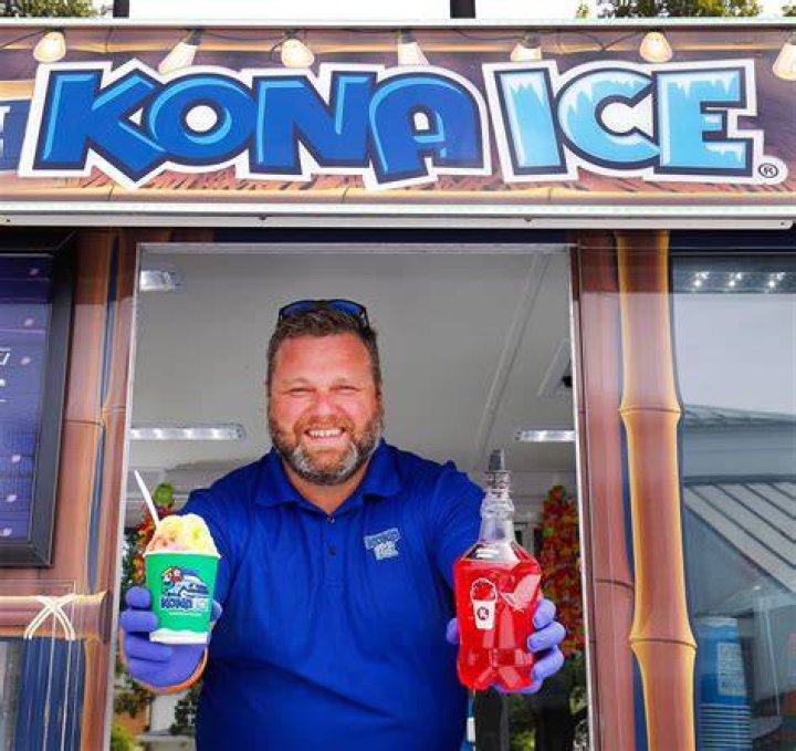 How much does a Kona Ice owner make?