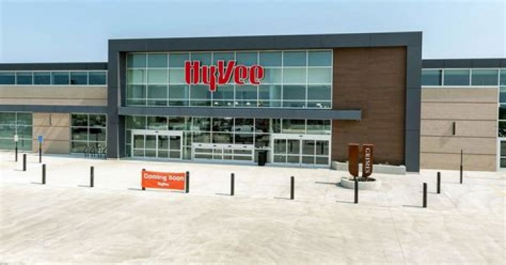 How much does hyvee pay per hour Missouri?