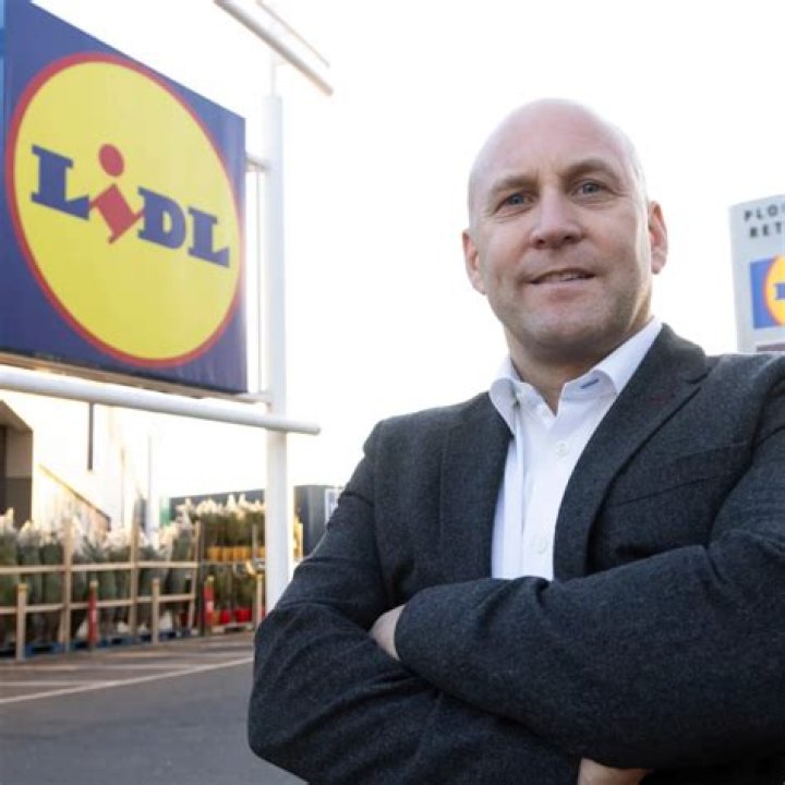 How much does the CEO of Lidl make?