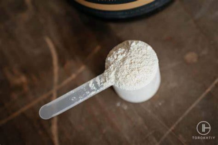 How much is in a scoop of protein powder?
