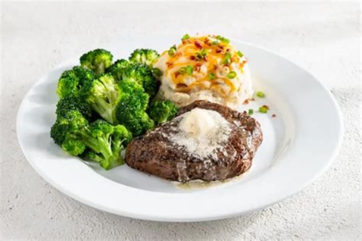 How much is the classic sirloin at Chili’s?