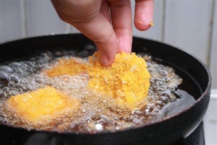 How much oil is absorbed when cooking?