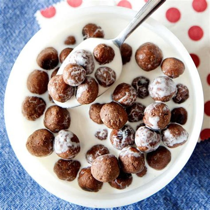 How much sugar is in a bowl of Cocoa Puffs?