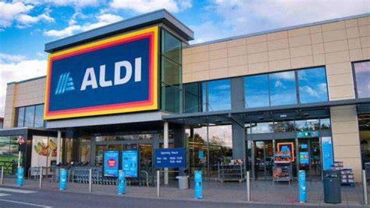 How often does Aldi employees get paid?