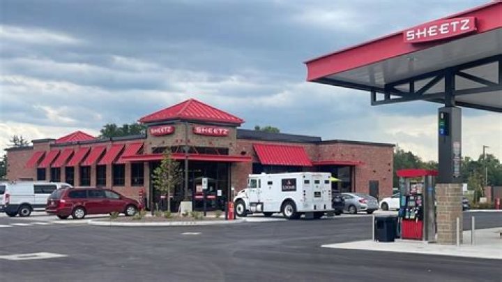 How old was Bob Sheetz when he opened Sheetz?