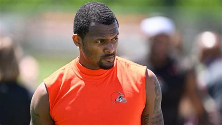 How tall is Deshaun Watson?