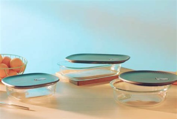 Is glass Tupperware oven safe?
