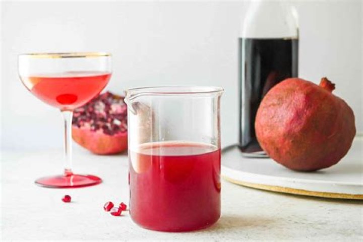 Is grenadine made from pomegranate?