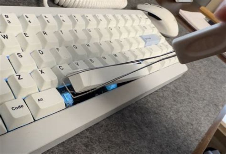 Is it safe to take out a key out of your keyboard?