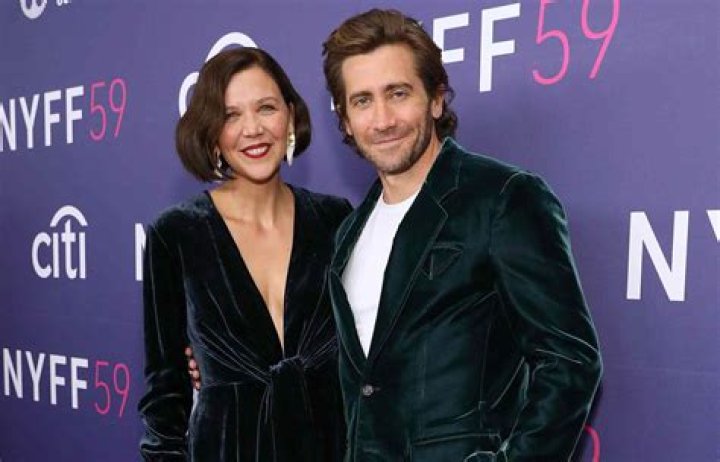 Is Jake Gyllenhaal married to Maggie Gyllenhaal?