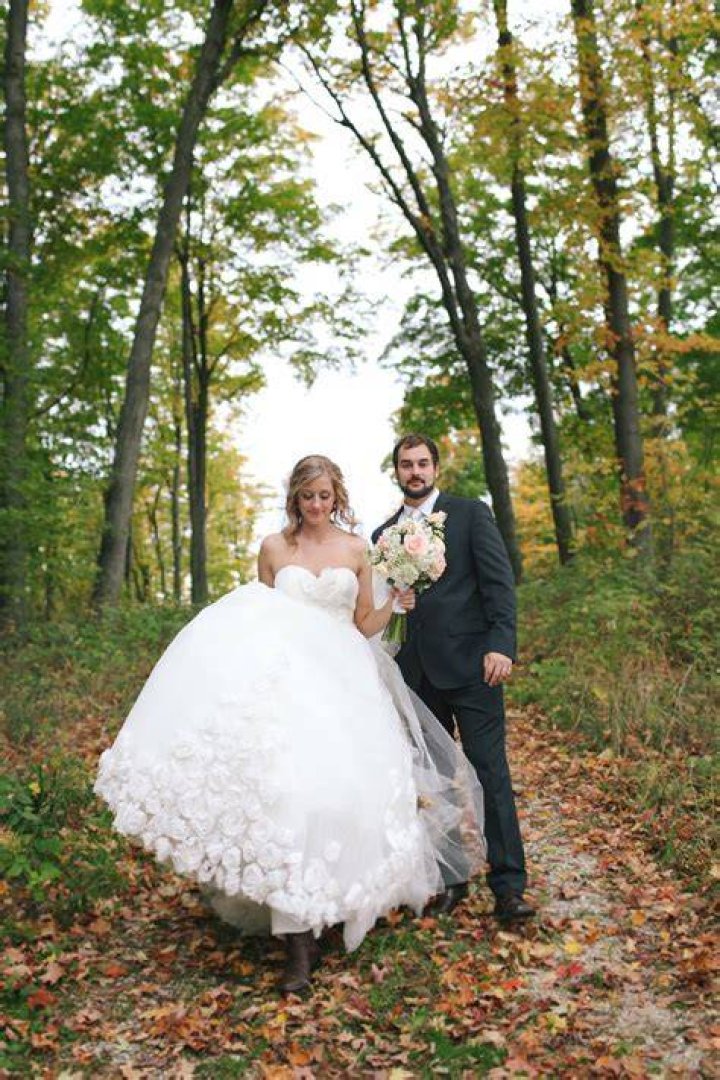 Is Lauren Daigle married 2020?