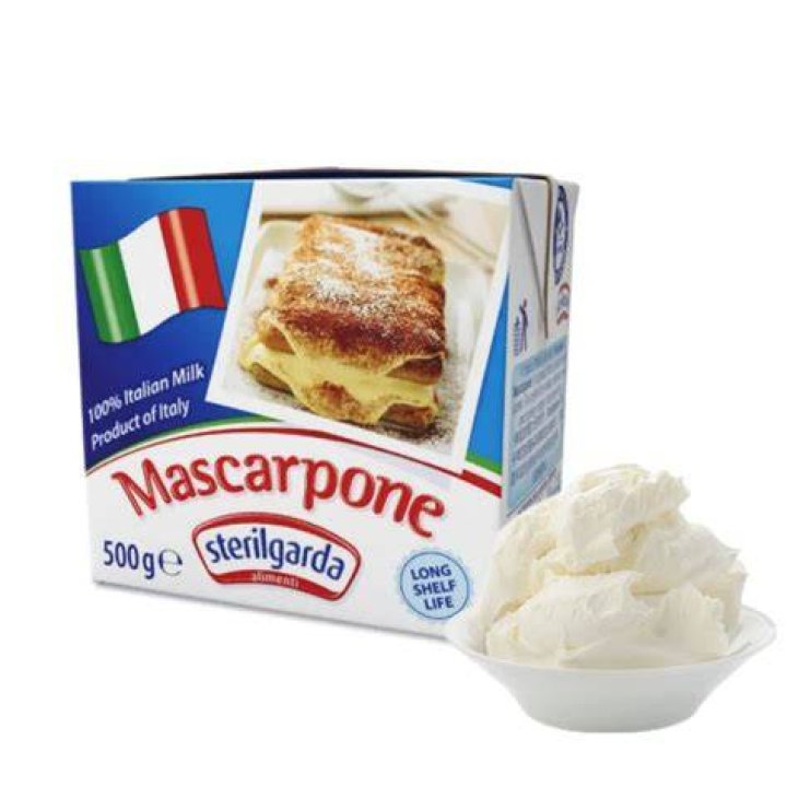 Is Marscapone the same as creme fraiche?