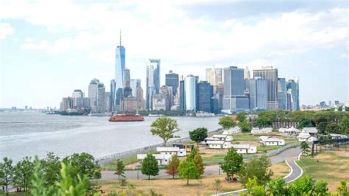 Is New York open for tourists?