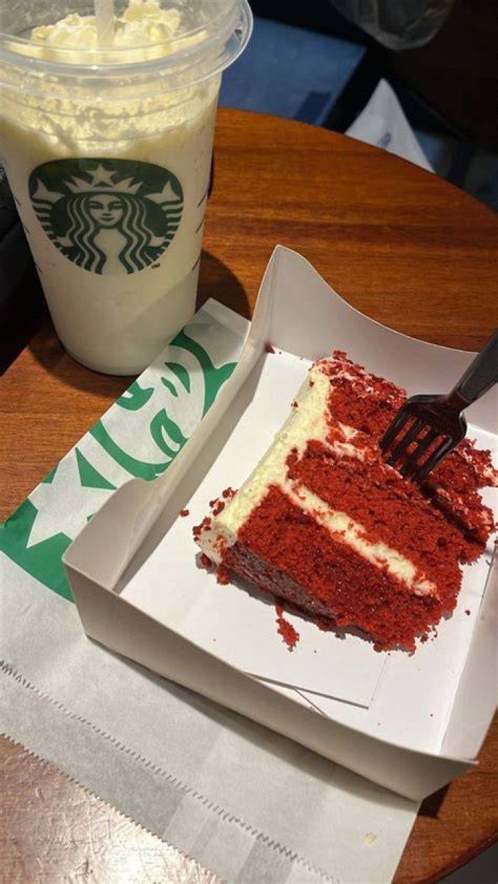 Is Starbucks red velvet cake good?